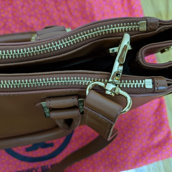 Tory Burch Brown Leather Double Zip Robinson Bag - Picture 7 of 9